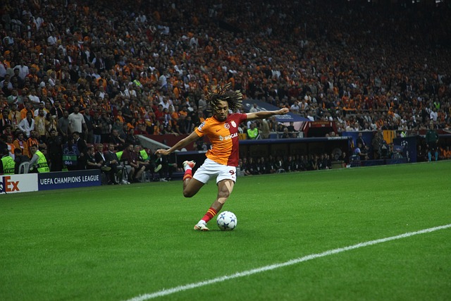 北京国安玄学加持？罕见：河南球迷震撼出征，大量聚集在候车厅